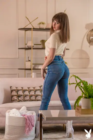 Riley Reid – Tall Slim Brunette Strips and Shows Her Hairy Pussy