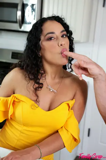 Brianna Bourbon – Latina PAWG Takes Anal and a Creampie in a Threesome
