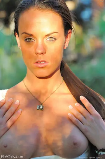 Rahyndee James – Tattooed Brunette with Big Tits Spreads Her Pussy