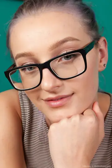 Ellie Kay – Busty Brunette in Lingerie and Glasses Fingers Her Hairy Pussy