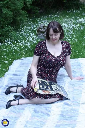 Thick British MILF Rides Her Lover at a Picnic