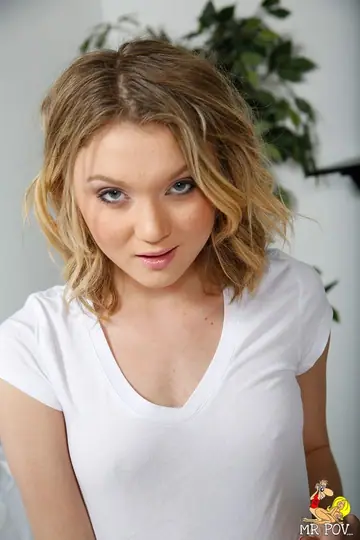 Dakota Skye – Petite Blonde in Panties Gets Fucked POV and Takes a Facial