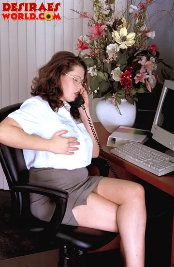 Curvy MILF Secretary Fingers and Toys Her Pussy in the Office