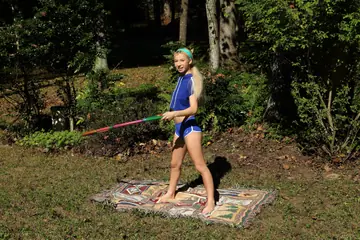 Kenzie Reeves – Skinny Blonde Fingers Her Pussy Outdoors After Yoga in Shorts