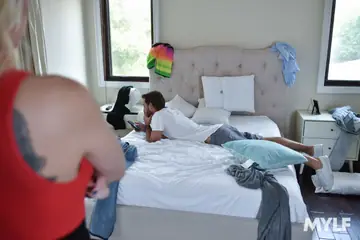 Kenzie Taylor – Busty Blonde MILF Rides Cowgirl in Group Sex Cumshot
