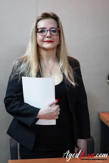 Sofia Del Mar – Mature Blonde Secretary Sucks Cock and Takes Anal in the Office