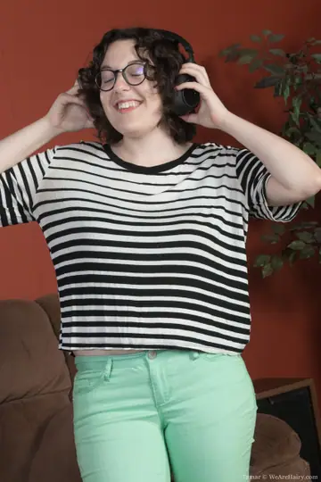 BBW Brunette with Glasses Spreads Her Hairy Pussy