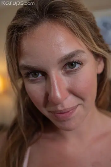 Royce Swells – Blonde with Big Natural Tits Masturbates and Spreads