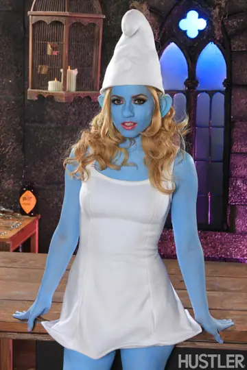 Lexi Belle – Redhead in Smurf Costume Shows Off Her Big Tits