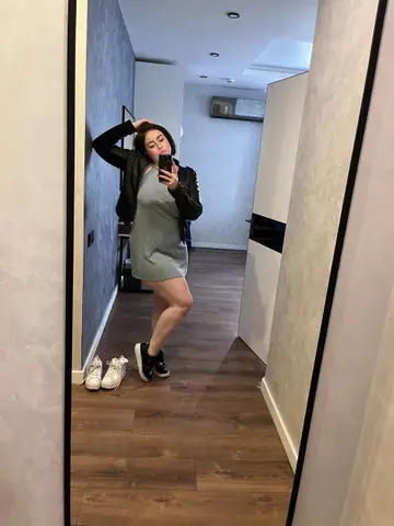 Brunette BBW Strips Out of Her Skirt to Show Her Big Ass