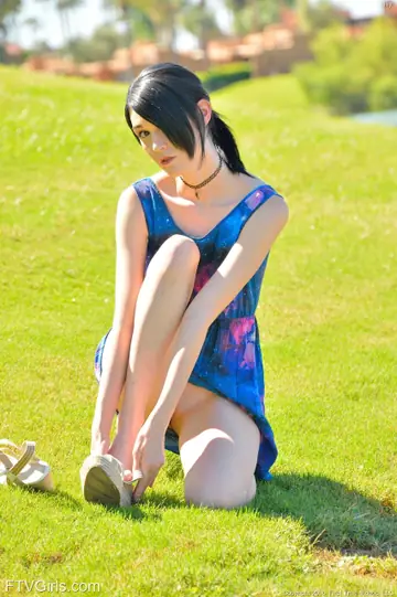 Ivy Aura – Skinny Brunette in High Heels Fists Herself Outdoors