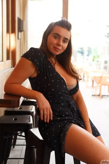 Tyla Jessop – Thick Brunette in a Dress and Glasses Spreads Her Legs
