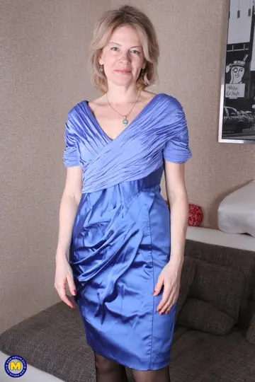 Diana Douglas – Mature European Blonde in Lingerie and Skirt Fucks in the Bathroom