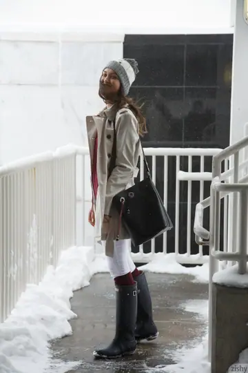 Skinny Brunette Flashes Her Ass and Tits Outdoors in Boots