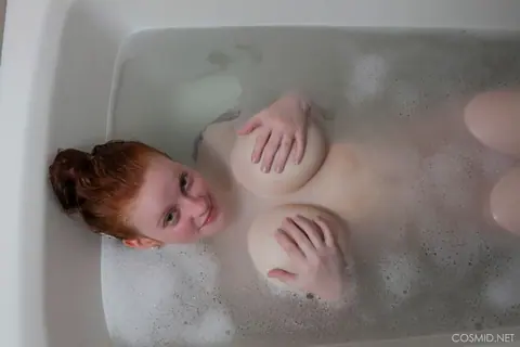 Kaycee Barnes: Thick Pale Redhead Flaunts Her Big Tits and Ass in the Bathroom – photo 13 of 16