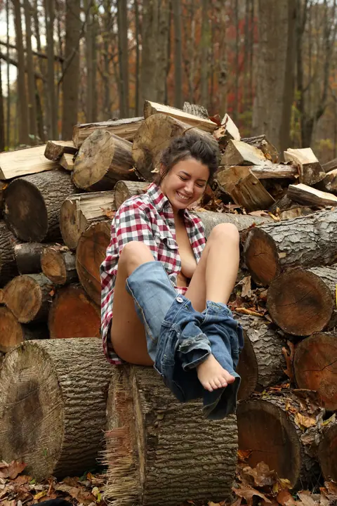 Daisy Haze: Curvy Asian Brunette Strips Out of Her Jeans and Masturbates Outdoors – photo 8 of 20