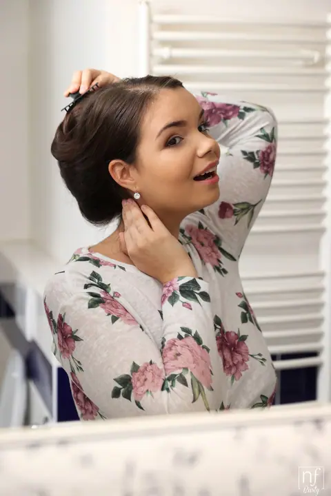 Sofia Lee: European Brunette With Big Tits Fucks on the Sofa – photo 3 of 20