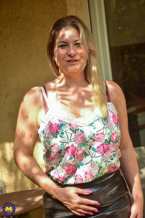 Cheyenne Duvallon: French Blonde MILF Shows Off Her Big Natural Tits – photo 4 of 20