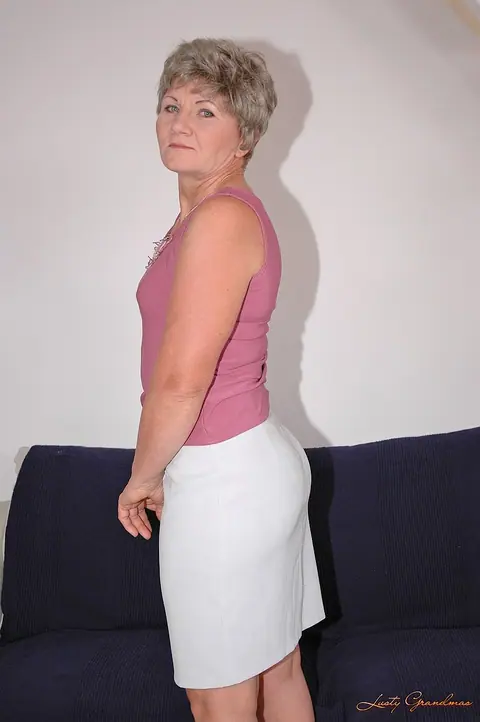 Magdi: Blonde Short-Haired BBW Takes a Creampie with Hairy Pussy – photo 1 of 20