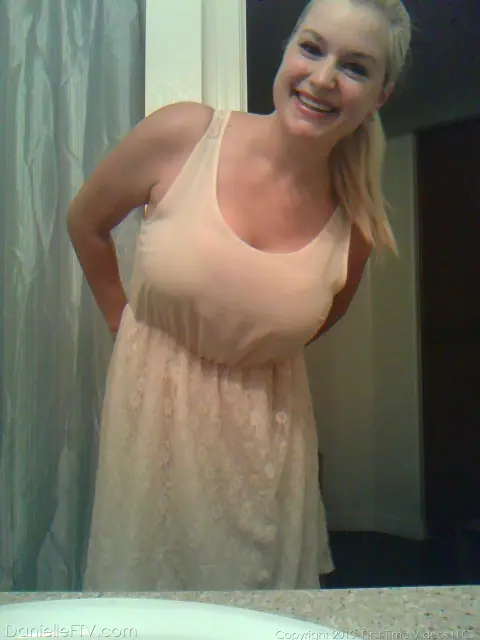 Danielle Delaunay: Tattooed Blonde BBW Poses in a Skirt for Selfies – photo 3 of 15
