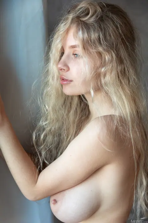 Mila Amour: Blonde Ukrainian Woman Strips Out of Her Lingerie and Spreads Her Pussy – photo 12 of 20
