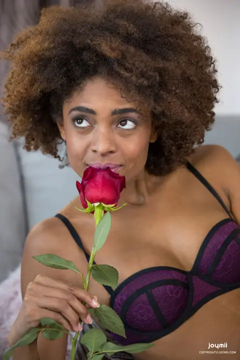 Luna Corazon: Ebony Curly-Haired Babe Rides Cock for Anal – photo 3 of 20