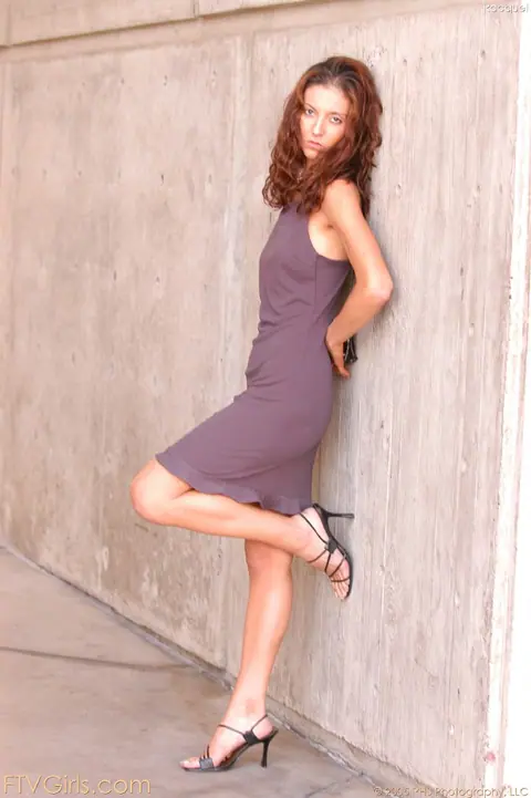 Slim Tall Babe Reveals Her Small Tits and Spreads in Public – photo 16 of 20