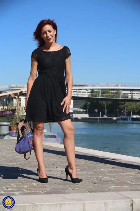 Morgane Dell: Petite French MILF Flashes Her Pussy Outdoors – photo 6 of 20