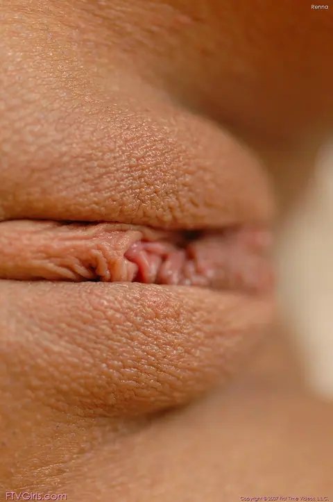 Babe in Lingerie Shows Her Shaved Pussy in Close-Up – photo 20 of 20