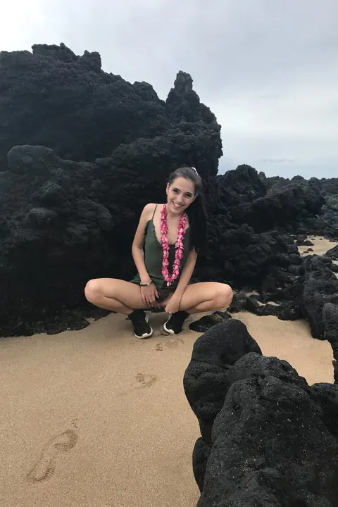 Brooke Haze: Petite Latina Undresses Outdoors and Shows Her Hairy Pussy in Public – photo 5 of 20
