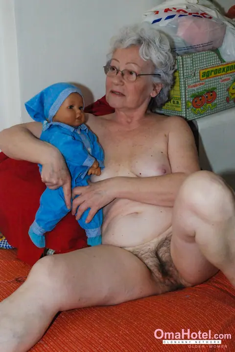 BBW Mature Woman Takes Cock and Uses a Dildo – photo 15 of 20