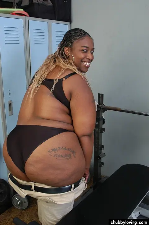 Mature Ebony BBW in Lingerie Shows Off Her Big Tits – photo 7 of 16