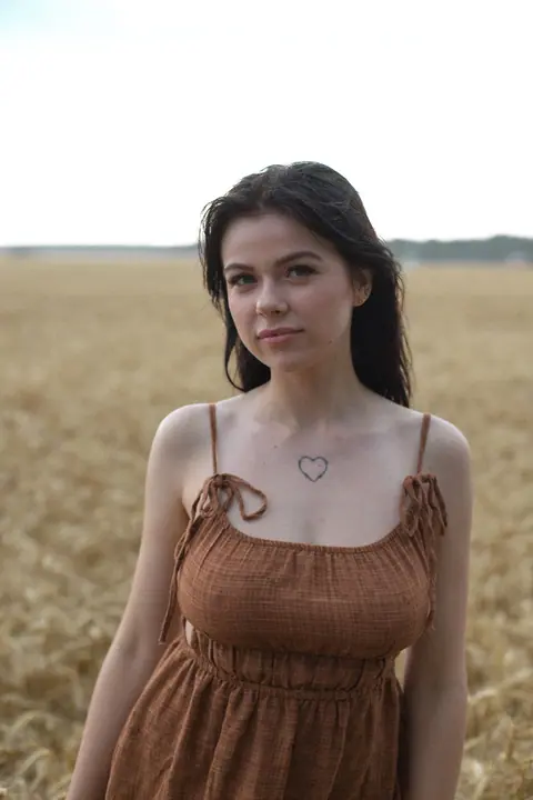 Skinny Amateur Strips and Poses Nude in a Wheat Field – photo 4 of 20