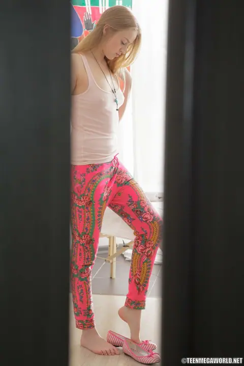 Milana Fox: Russian Blonde Undresses for a Sensual Massage and Sex – photo 2 of 20
