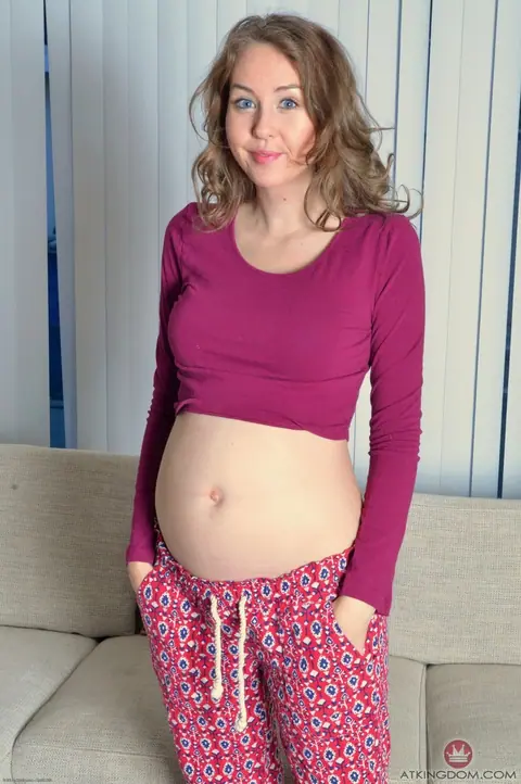 Aali Rousseau: Pregnant Blonde Spreads Her Hairy Pussy – photo 1 of 20