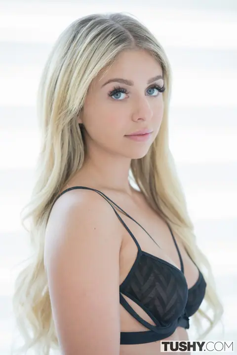 Madelyn Monroe: Blonde in Lingerie Takes Anal Doggy and a Facial – photo 5 of 20