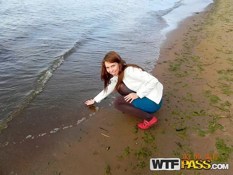 Redhead Pees in a Beach Car Park Then Fucks Outdoors – photo 7 of 16