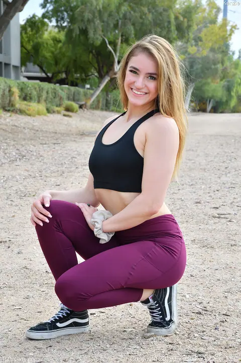 Kenzie Madison: Blonde PAWG in Yoga Pants Teases Her Tattooed Body – photo 5 of 20