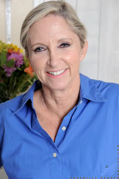 Annabelle Brady: Tall Mature Blonde Undresses in the Kitchen – photo 1 of 20