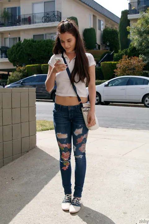 Lana Rhoades: Brunette PAWG Bares Her Ass in a Public Store – photo 2 of 11