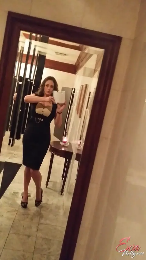 Eva Notty: Tall Brunette MILF with Big Enhanced Tits Takes Mirror Selfies – photo 3 of 16