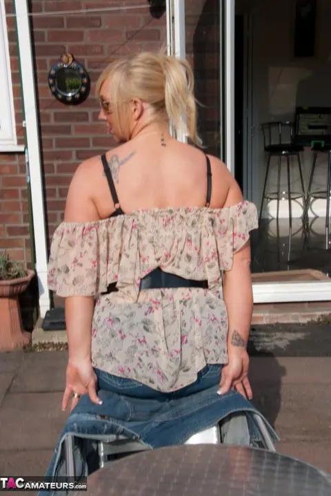 Melody Charm: Curvy British MILF Strips on Patio and Fingers Her Pussy – photo 4 of 20