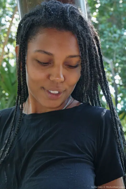 Sofia Cuty: Ebony Babe Spreads Her Hairy Pussy Outdoors – photo 2 of 20