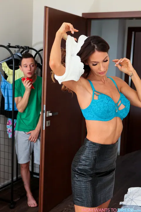 Natalie Grace: Brunette MILF in a Leather Skirt and Lingerie Gets Her Pussy Licked – photo 2 of 16