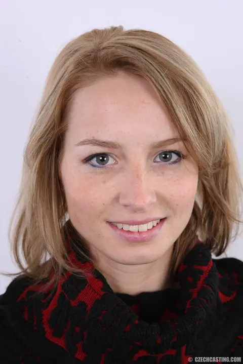Czech MILF Undresses for a Nude Photo Audition – photo 1 of 20