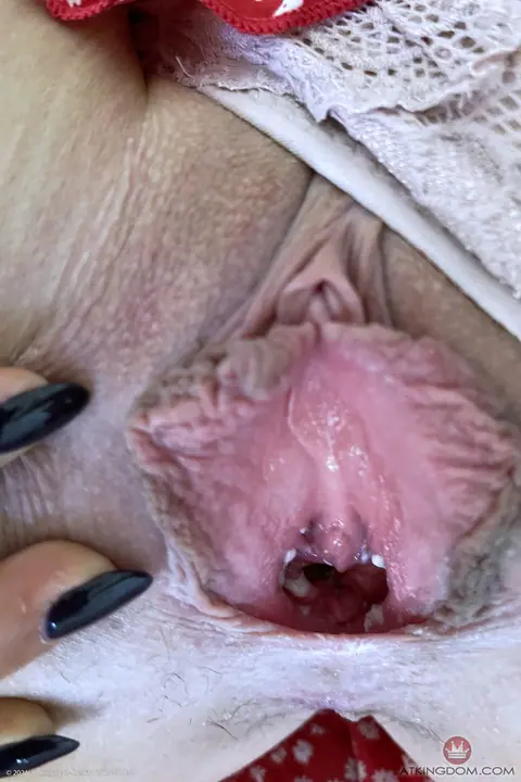 Blonde PAWG Spreads Her Pussy Lips in Panties and Heels – photo 14 of 20