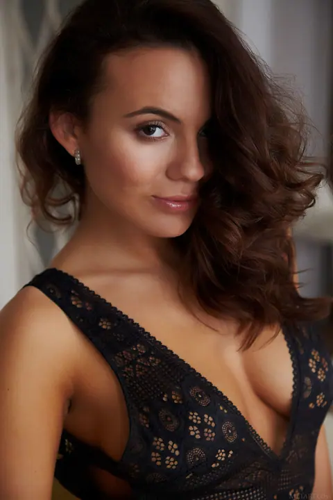 Vanessa Decker: Tall Tanned Brunette in High Heels Spreads Her Trimmed Pussy – photo 1 of 20