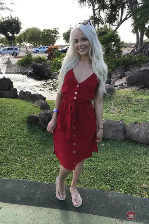 Elsa Jean: Slim Blonde in a Bikini Spreads Her Pussy and Ass on the Beach – photo 1 of 20