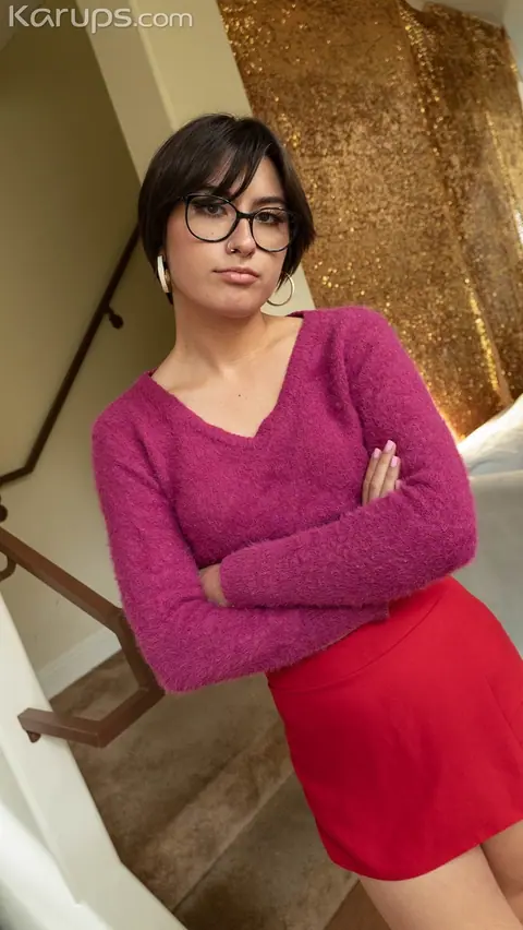 Angeline Red: Short-Haired Brunette in Glasses Gets Fucked Missionary in the Kitchen – photo 3 of 20