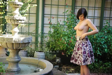 Brooke Lee Adams: Short-Haired MILF Masturbates in a Dress Outdoors – photo 20 of 20